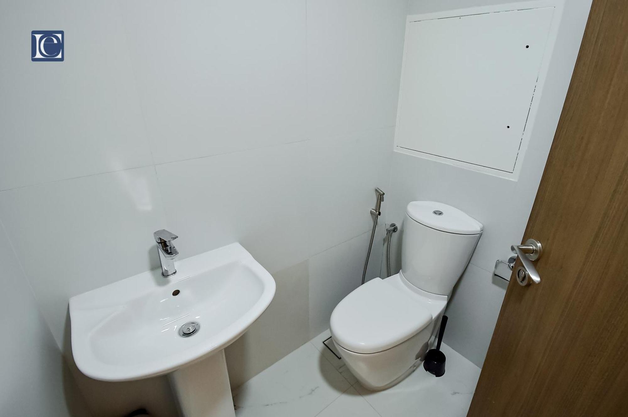 Luxury Escapes - Three-Bedroom Apartment With Lake View Apartment Dubai