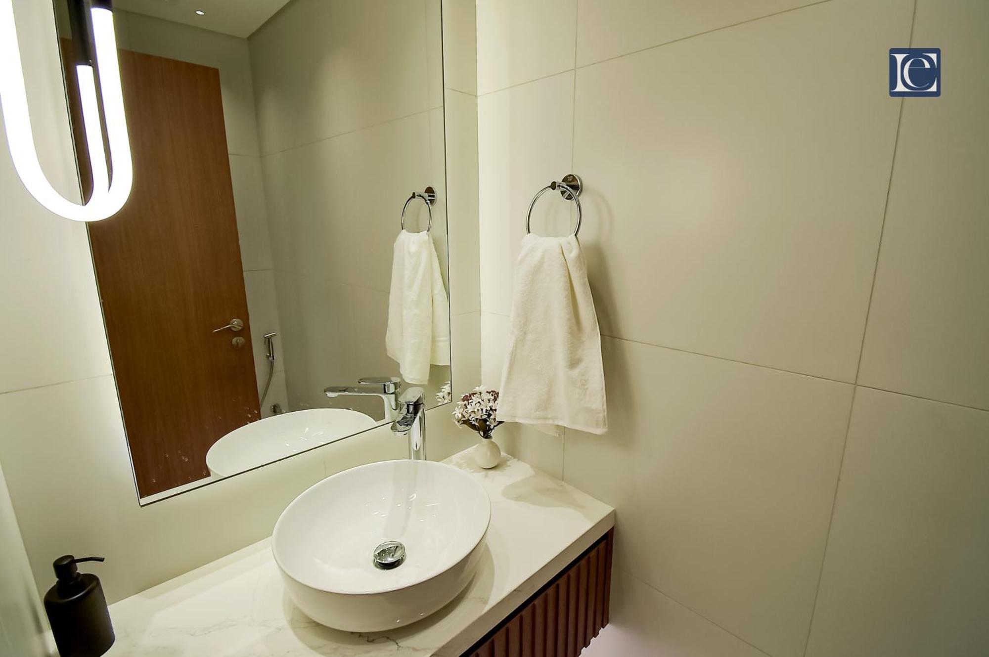 Luxury Escapes - Three-Bedroom Apartment With Lake View Dubai