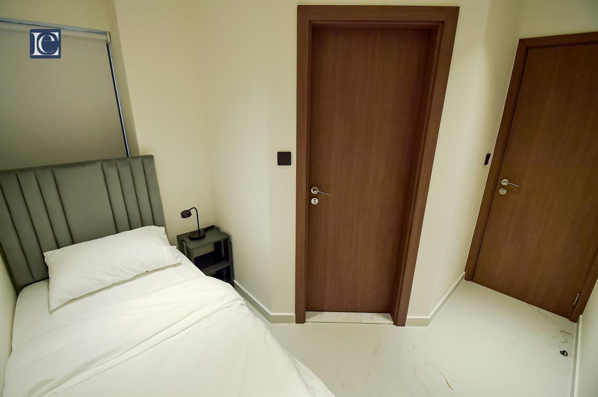 Luxury Escapes - Three-Bedroom Apartment With Lake View Dubai